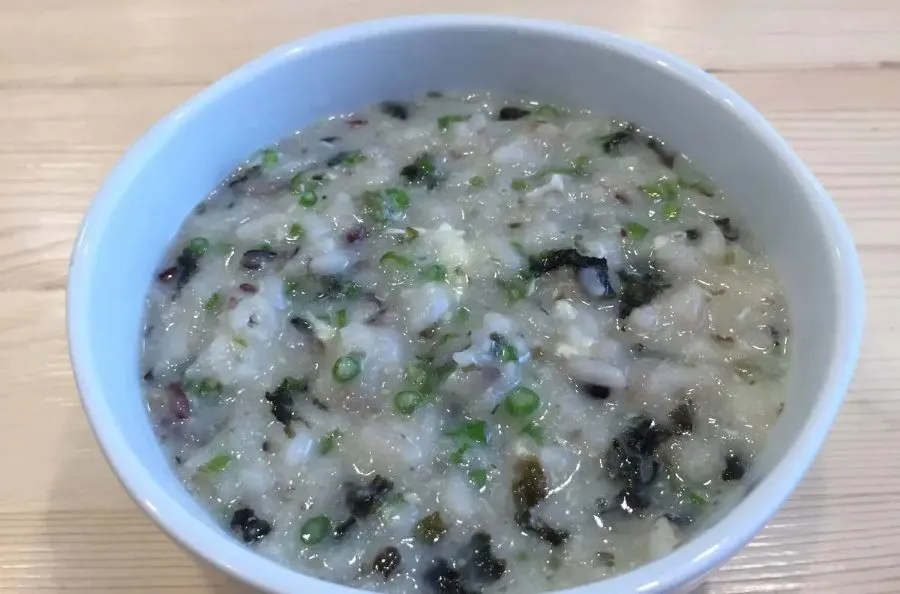 복어요리의 마무리는 역시 복어죽 입니다.